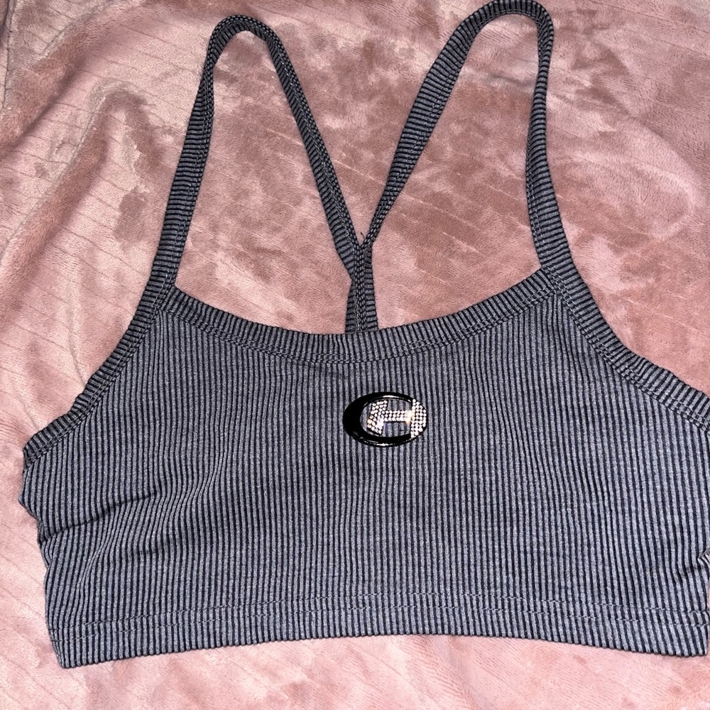 gray crop top